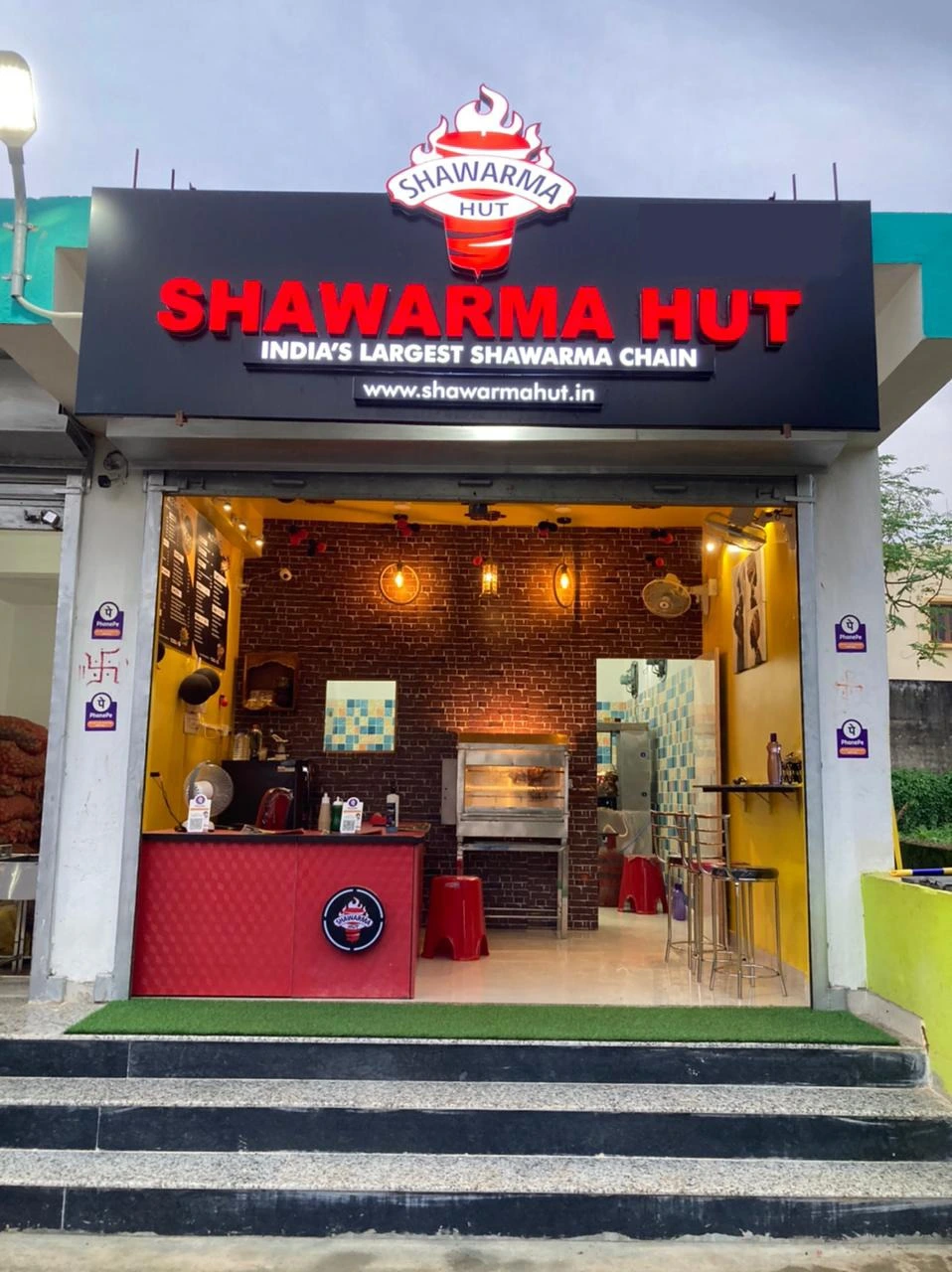 Shawarma Hut Franchise Cost, Profit, Investment, Details